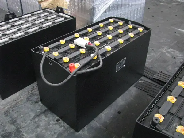 蓄電池使用壽命短有哪些原因造成？