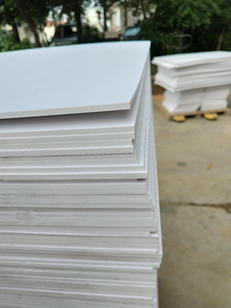 kt板雪弗板pvc板_雪弗板和弗龍板的區(qū)別_雪弗板結(jié)實嗎