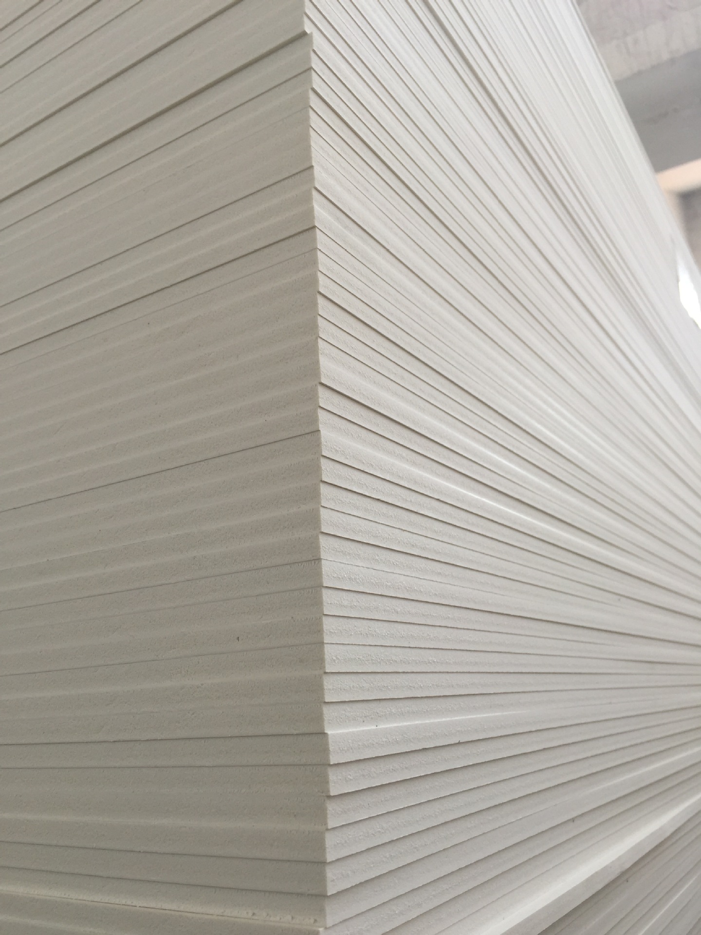 密度板和雪弗板哪個(gè)環(huán)保_中密度雪弗板_雪弗板密度是多少