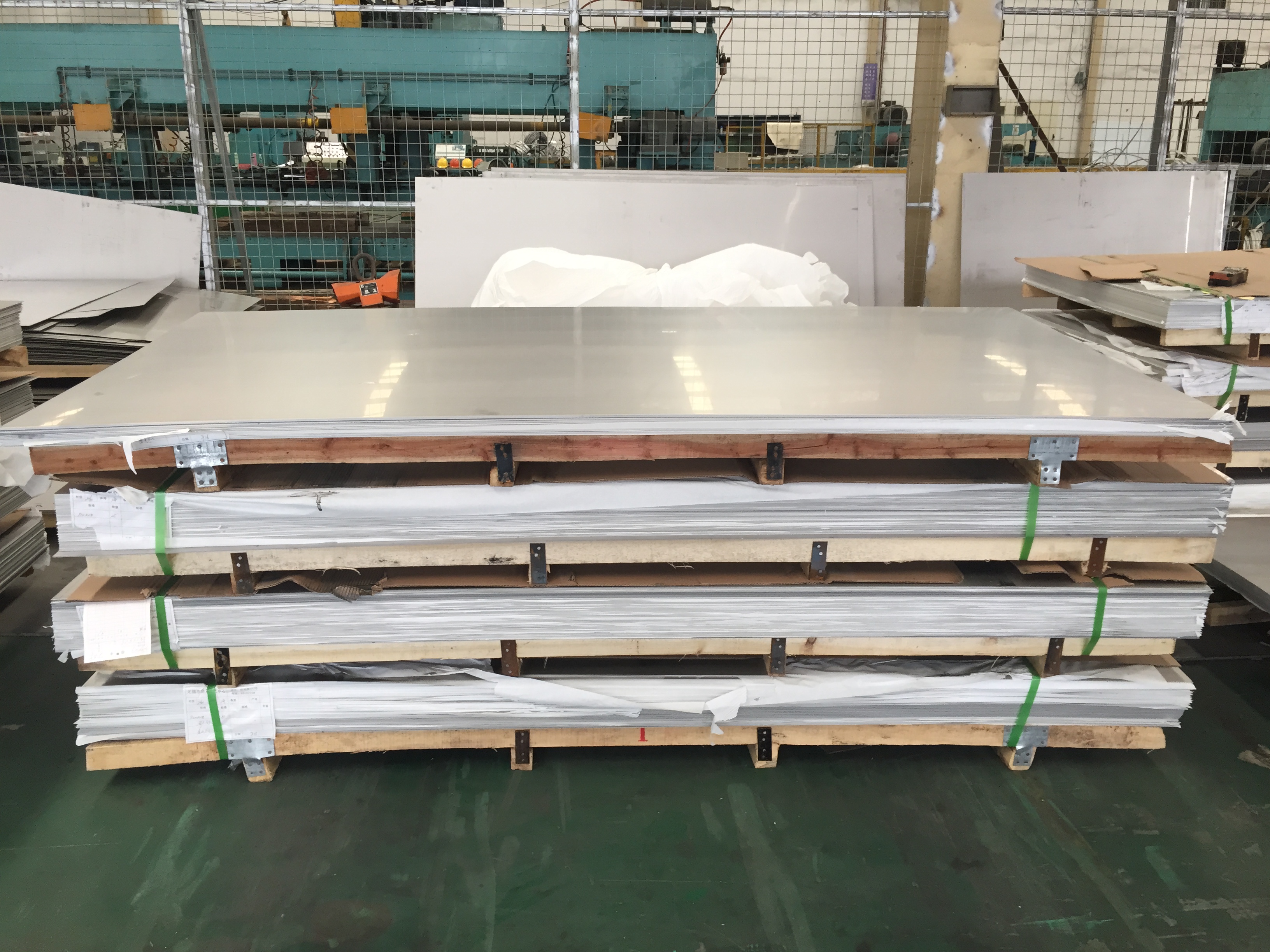 雪弗板密度是多少_雪弗板和高密度板哪個(gè)貴_雪弗板和密度板哪個(gè)做背景墻好