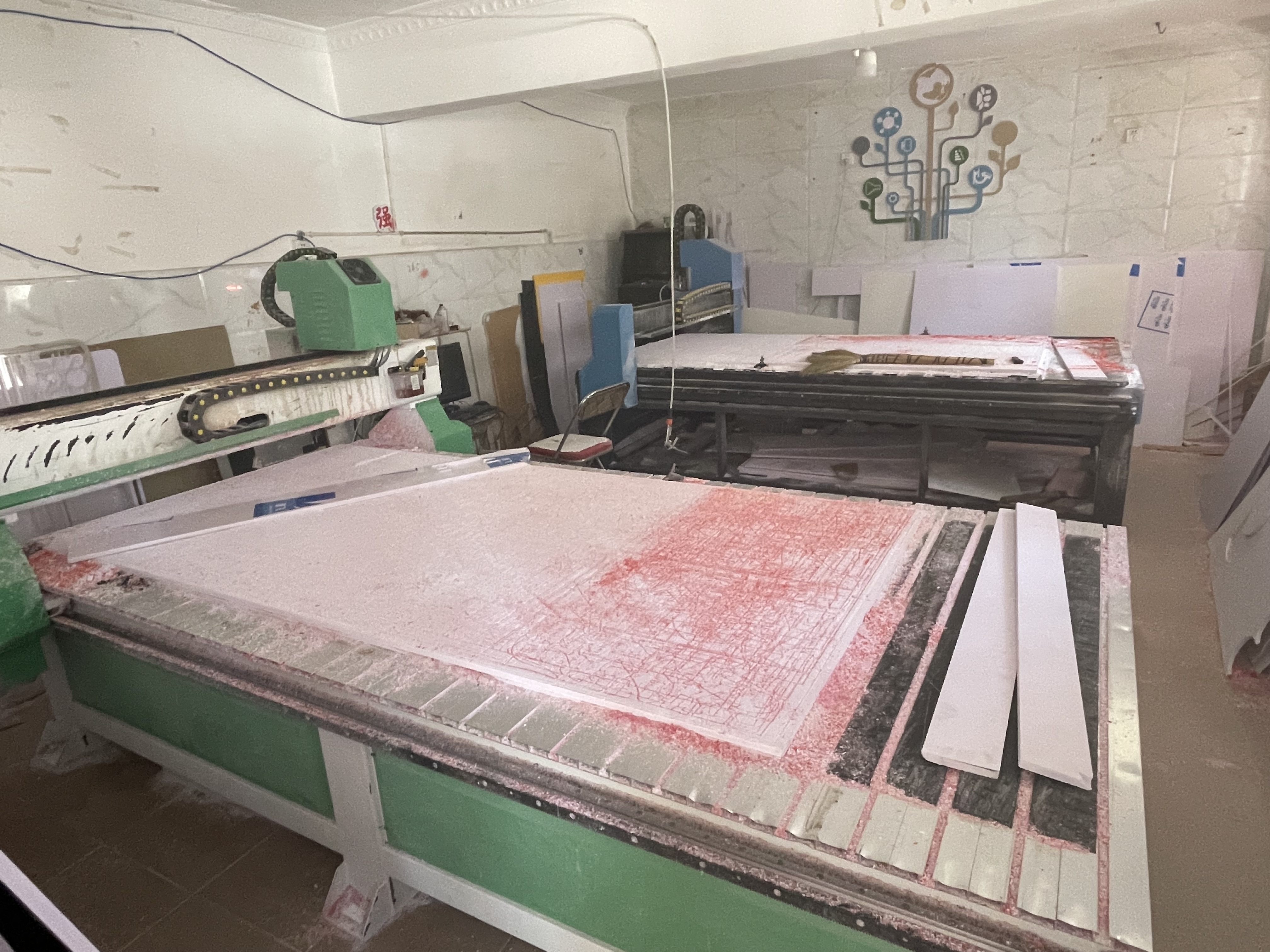 機(jī)械巡邊雕刻機(jī)(圖1)